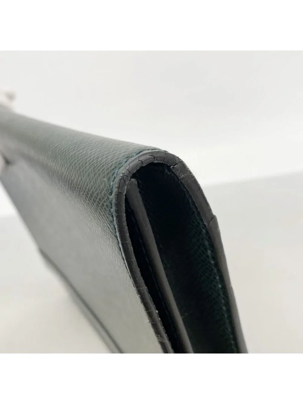 Louis Vuitton Clutch Taiga Volga Epi Sear
